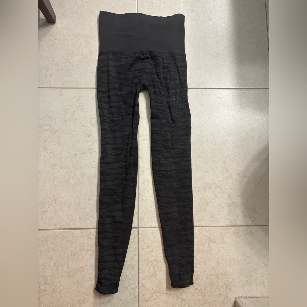 Spanx Gray Patterned Leggings